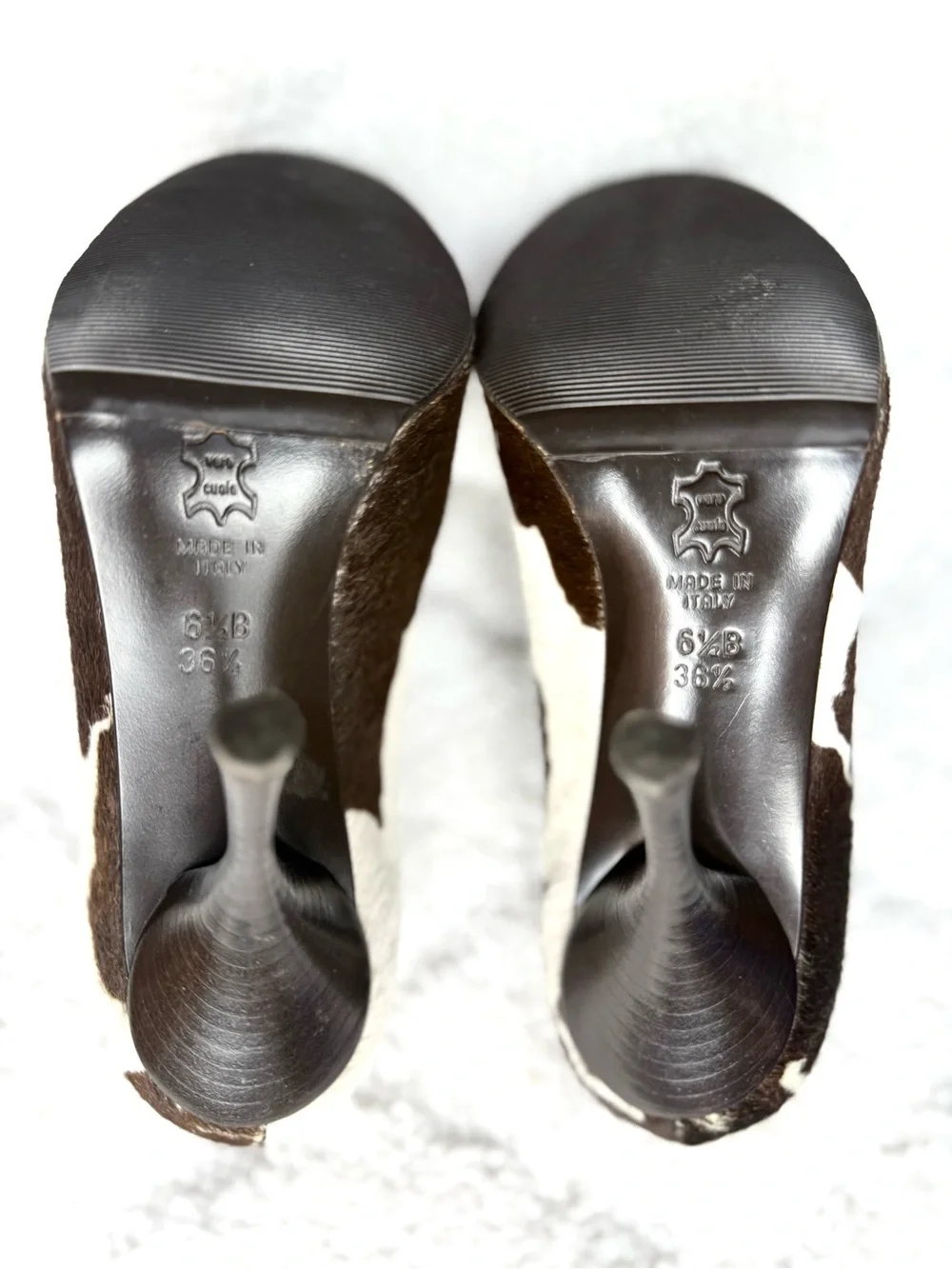 BCBGMAXAZRIA Cow Print Pumps Brown Cream Haircalf Heels 6.5 Made in Italy